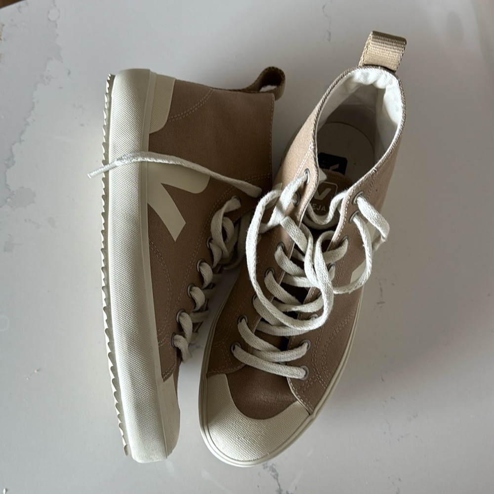 Veja Nova “Dune” color